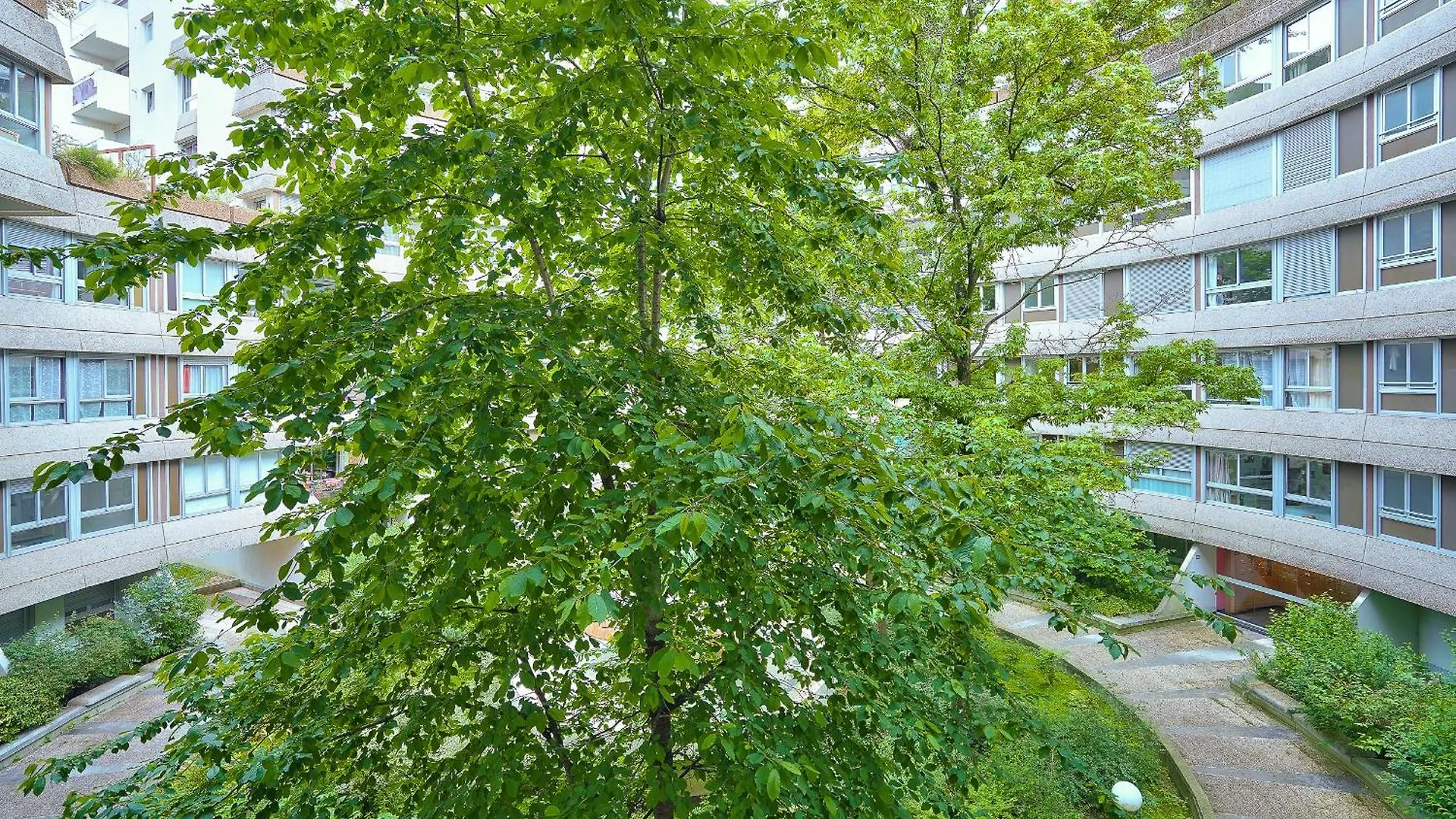 3 - Terrasse Vue Jardin * Paris